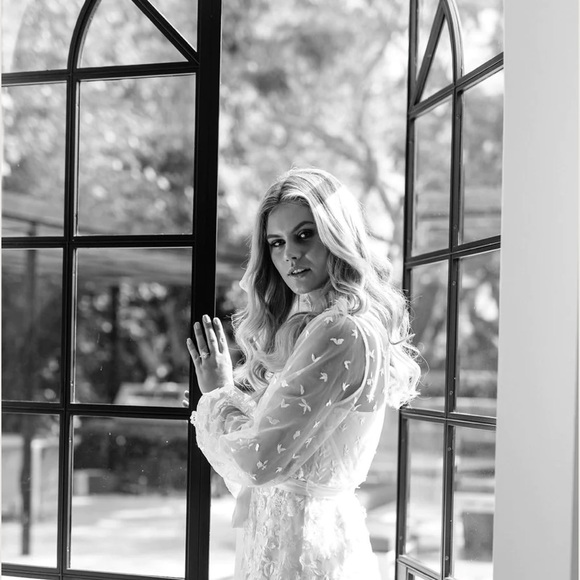 COPY - Le Rose bridal robe, white, size xs, brand new! - Picture 4 of 6